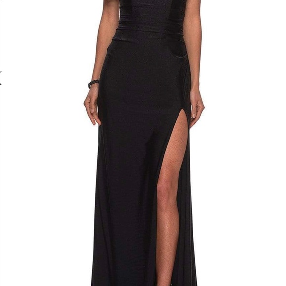 La Femme - 28206 Long Crisscross Strapped High Slit Sheath Gown - Picture 3 of 10